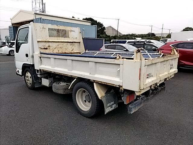 2017 Isuzu Elf