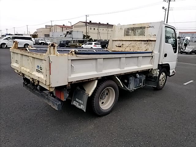 2017 Isuzu Elf