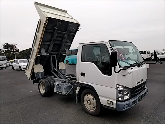 2017 Isuzu Elf