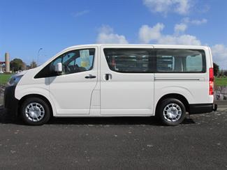 2019 Toyota Hiace - Thumbnail