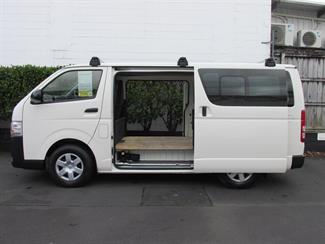 2018 Toyota Hiace - Thumbnail